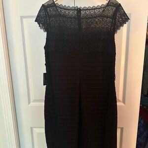 Adrianna Papell Elegant Black Lace Dress